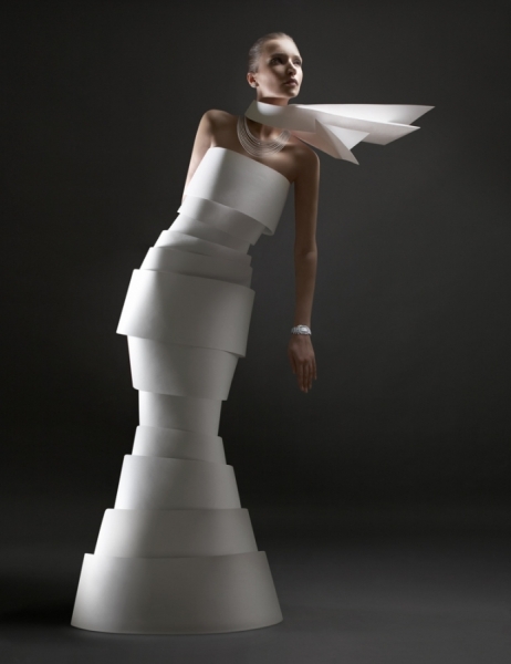 Photograph Eli Maier And Alexandra Zaharova Papercraft Couture on One Eyeland